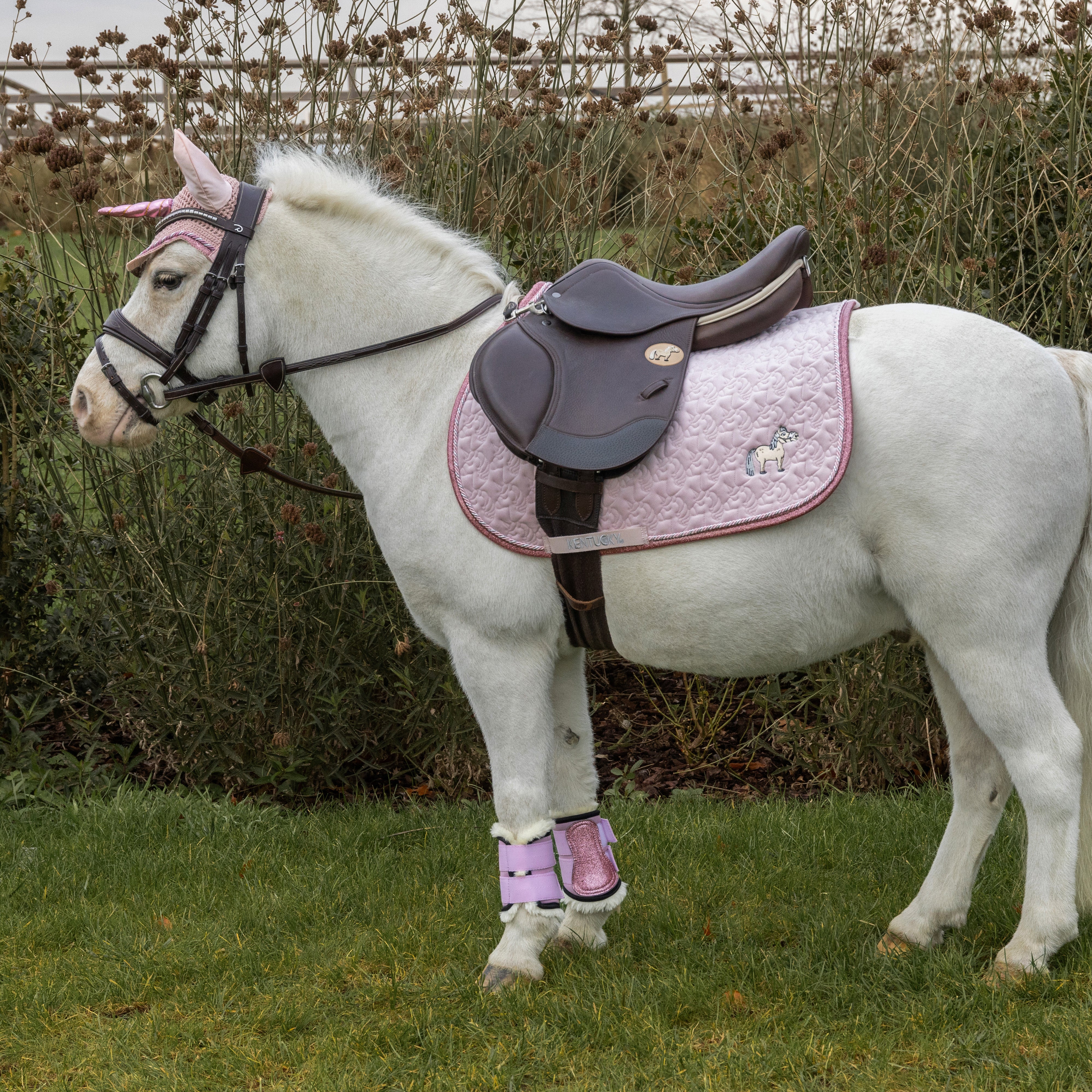 Schabracke Einhornkopf Glitzer Springen Hell