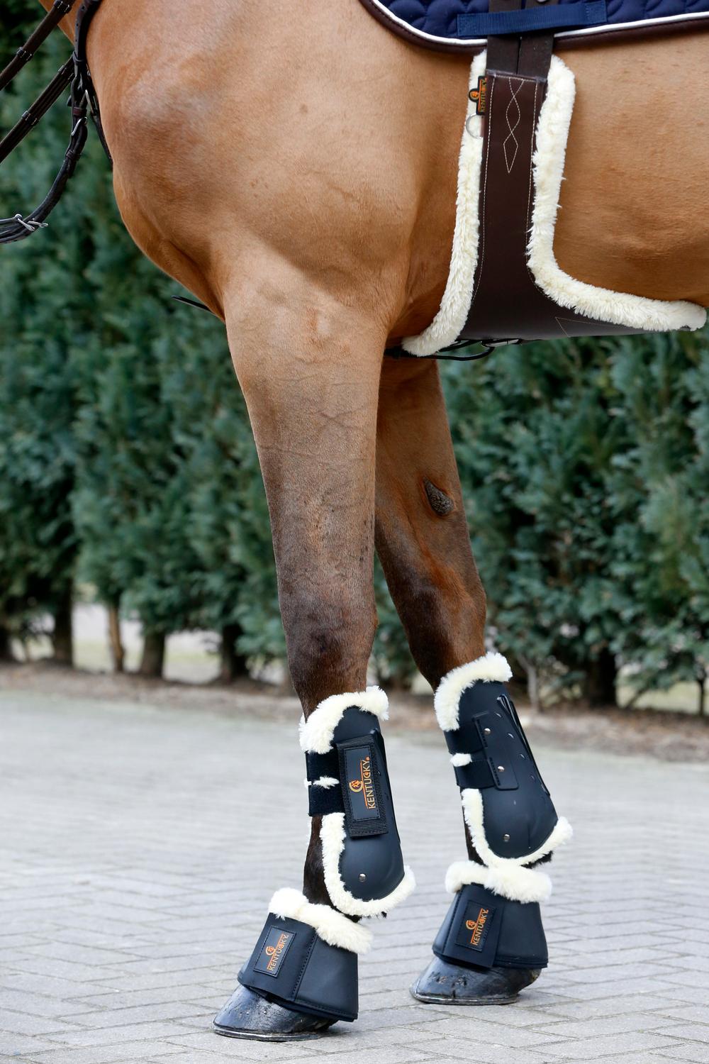 Lammfell Stollengurt - Kentucky Horsewear