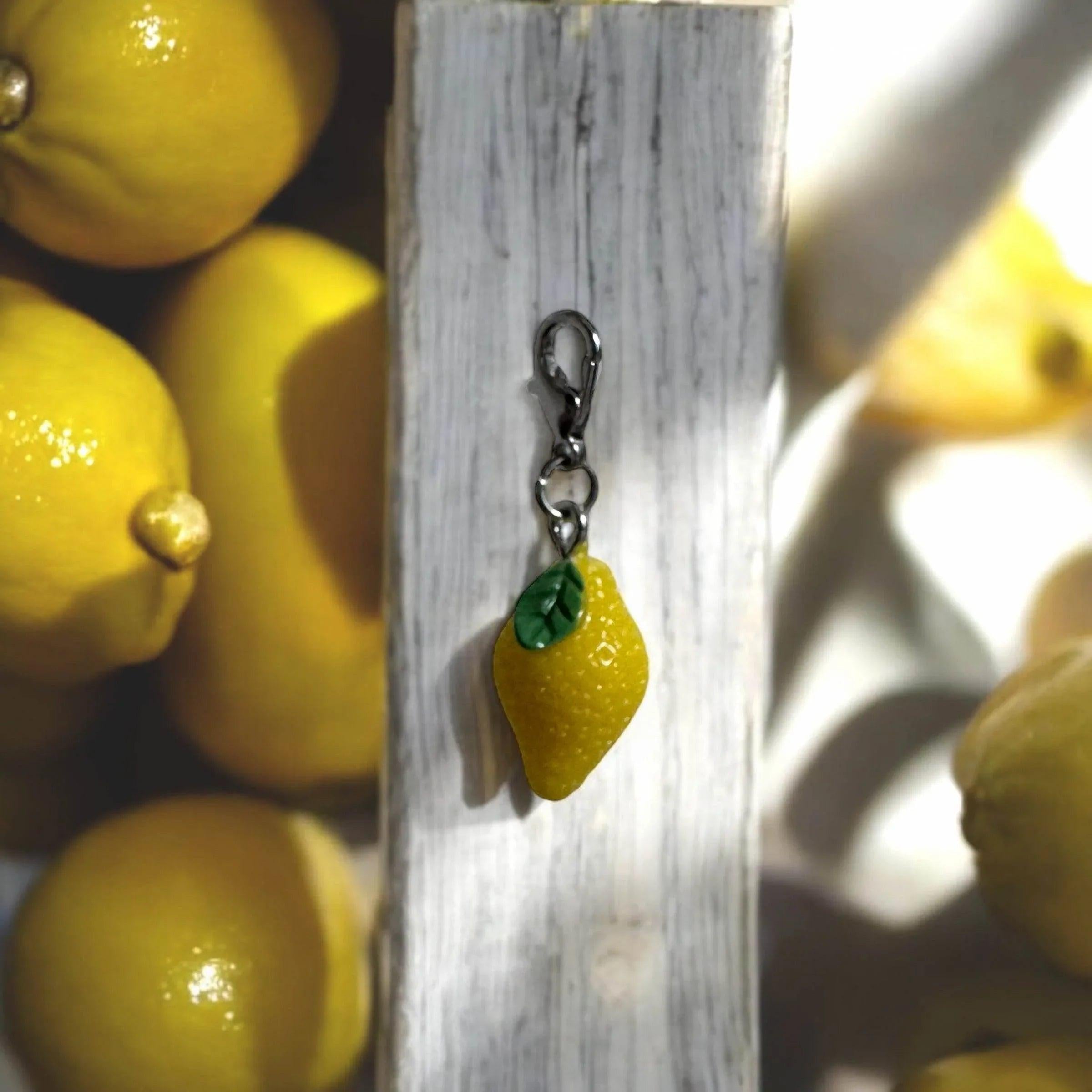 LEMON SQUEEZE Charm