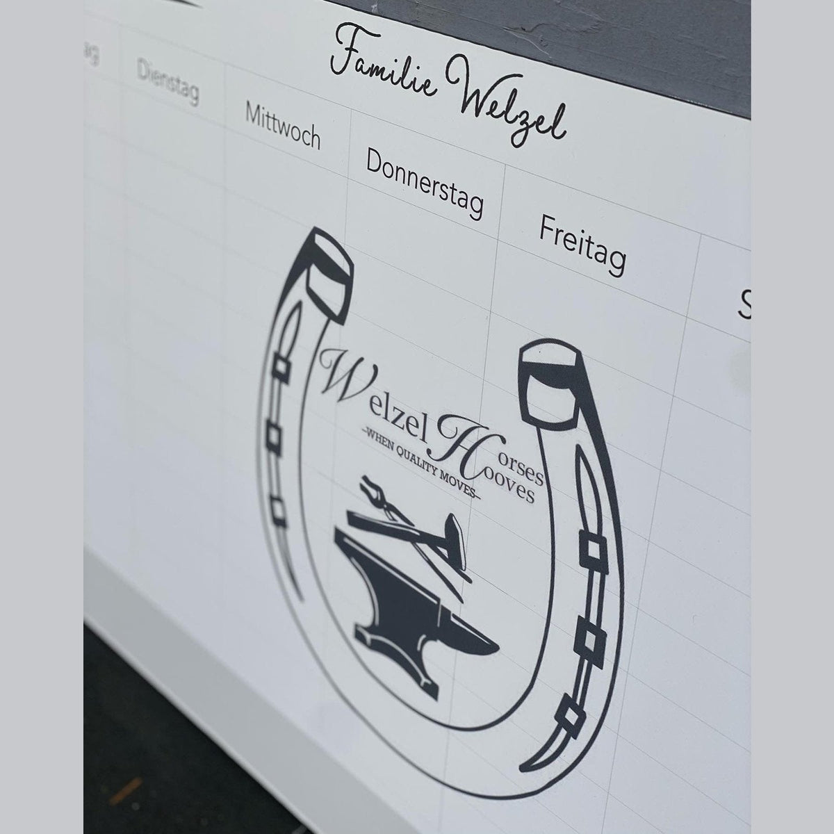 Personalisierte Stalltafel im Wunschdesign